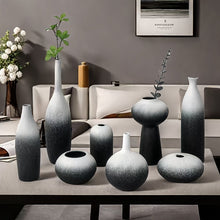 مزهرية سيراميك باللونين الأبيض والأسود