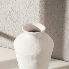 مزهرية على الطراز اليوناني العتيق