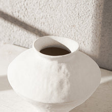 مزهرية على الطراز اليوناني العتيق